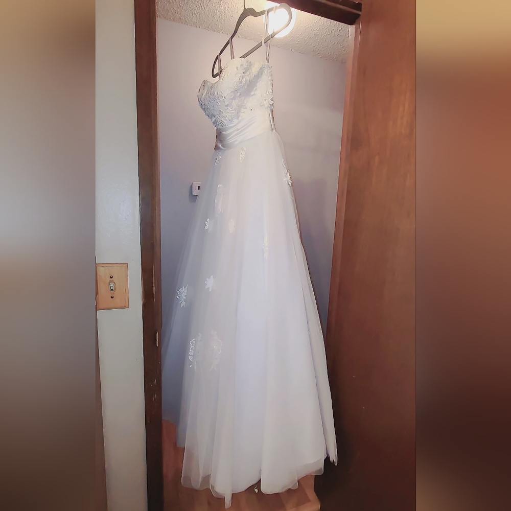 Moonlight Bridal Style T414 - Picture 6 of 8